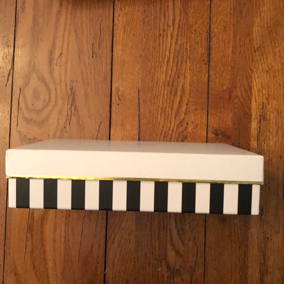 NWT -  Kate Spade ♠️Hat and Glove Set - - QUALITY ! - Picture 7 of 7